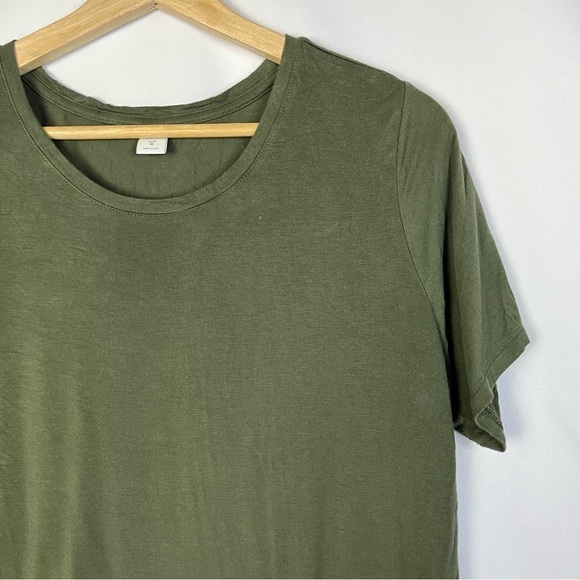 Old Navy Luxe Olive Green Crewneck Short Sleeve T-Shirt M - Picture 4 of 4